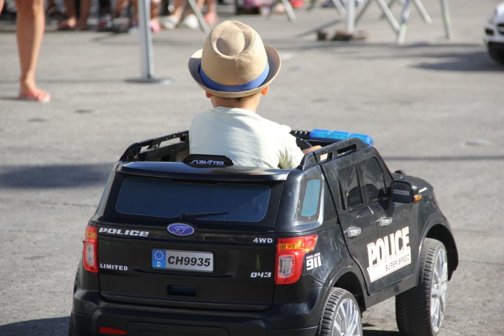 voiture électrique enfant customisé police